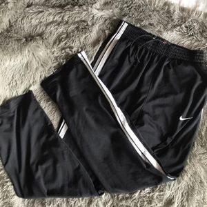 Men’s Nike Basketball Pants - Size M